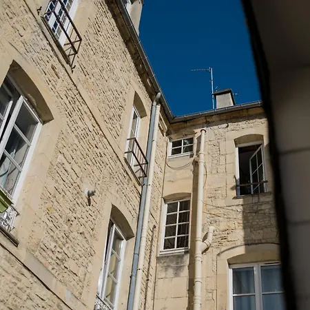 Hyper Centre, Phenix-sils アパート *